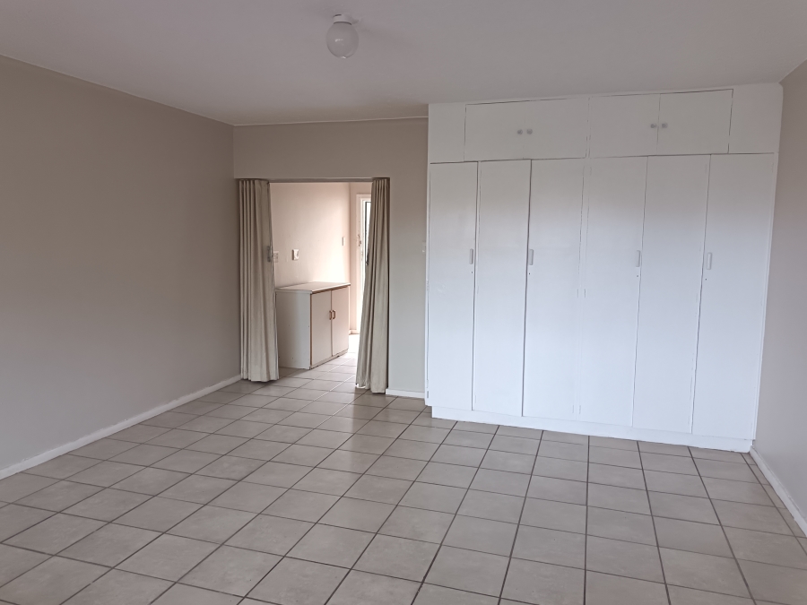 1 Bedroom Property for Sale in Quigney Eastern Cape